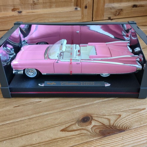 Maisto 1959 pink cadillac - 1/18,