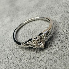 Ring versilbert Zirkonia Cluster Größe 56 Damen Schmuck elegant