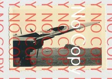 Foto WK 2   Flugzeug Tragflügel durch Beschuß beschädigt  #64