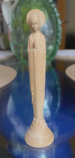 Holzfigur. Betende Maria