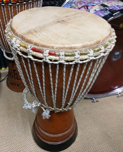 Große djembe perfektem - große,