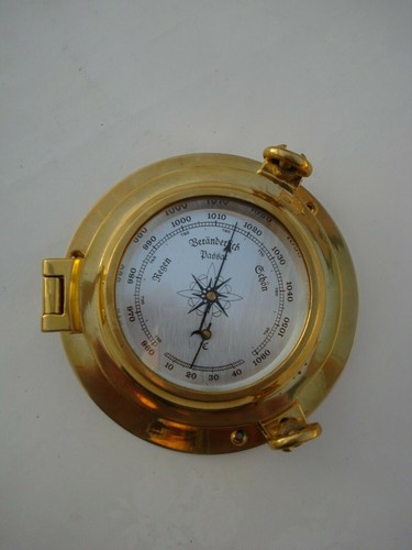 Schiffsbarometer im - ,