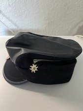 Klassische Schirmmütze