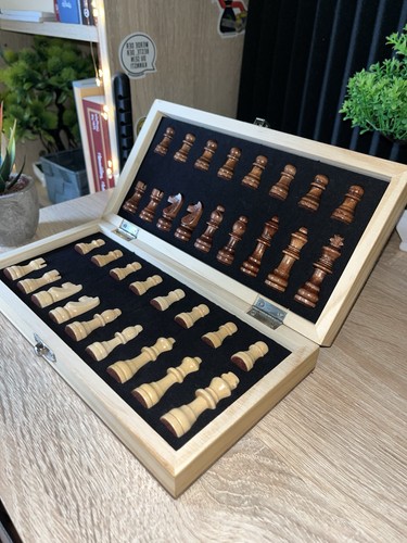 Magnetisches klapp schachspiel - magnetisches, klapp-schachspiel