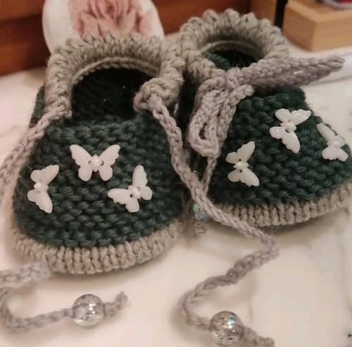 Babyschuhe gestrickt - babyschuhe,,