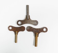 3 Alte Aufziehschlüssel