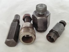 Aus einer Werkstattauflösung: 4 kleine Werkzeuge (Kolbenstopper, Abzieher, etc.)