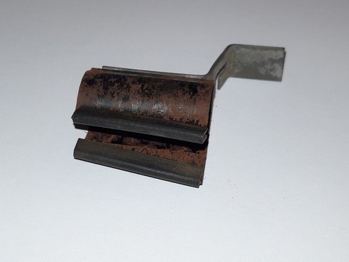 Halterung aus wega - em84),