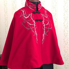 Blutrotes Cape aus Wollstoff