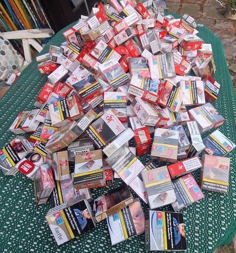 200 leere zigarettenschachteln - 200,