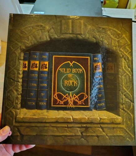Saxon solid book rock box - solid, of