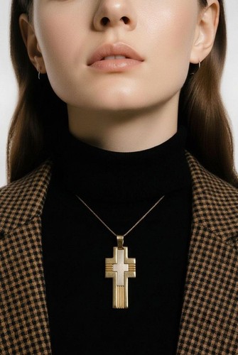 Crucifix 750 design gold