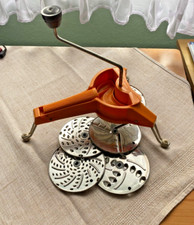 Omas alter Manueller Gemüse