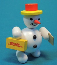 Schneemann mit Brief und DHL -