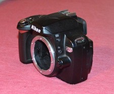 nikon d60 body gebraucht mit Ladegerät und 2 Akkus (beide NEU)