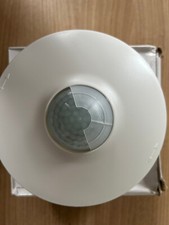 ESY LUX Deckenbewegungsmelder mit Aufputzdose