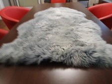 2x Edle SCHAFFELLE, EINGEFÄRBT IN SCHÖN BLEU, Ca 90x60