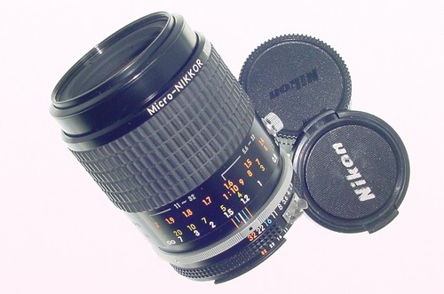 Nikon 105mm micro nikkor - f/2.8,