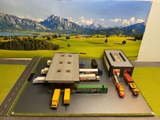 2 große Faller Hallen