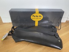 Reit-Chaps in S von Kavalkade