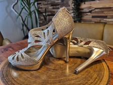 Festliche goldene Glitzer High