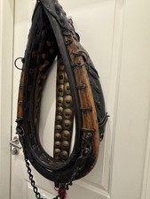 antikes Pferdegeschirr Kummet tolle Dekoration Top Zustand Messingbeschläge