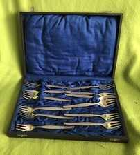 Robbe und Berking  12 Kuchengabeln R u B mit Besteckkoffer