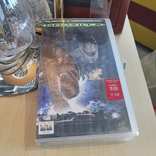 Vhs godzilla columbia tristar - godzilla,