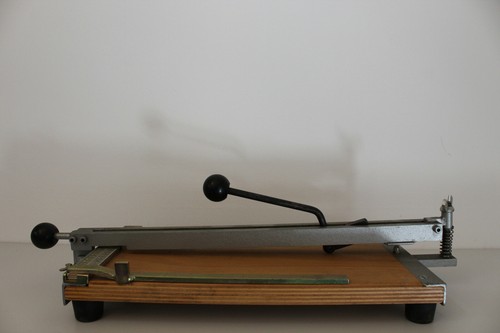 Fliesenschneider