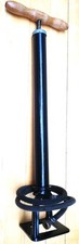 Luftpumpe Stand Pumpe alt Vintage aus Metall mit Holzgriff