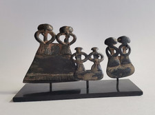 Three pendants Senufo / Toussian drei amulette mit Sockel