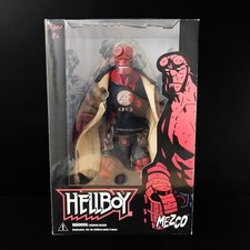 Hellboy 18-Inch Statue –