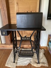 Alte Nähmaschine Veritas mit Fußantrieb und Gusseisengestell