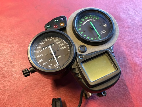 D67 ducati st4 996 - st4, s