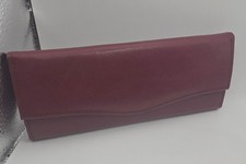 Neuwertige Federmappe aus echtem Leder von Soda Staßfurt in Weinrot Maße 18x7 cm