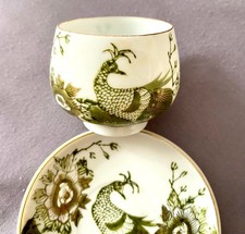 Zarte , dünnwandige Teetasse Mokkatasse aus Japan mit GEISHA-Hologramm + PFAU