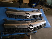 Opel Astra H - Kühlergrill
