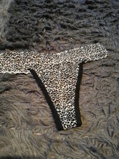 Damen String Tanga Leo Look