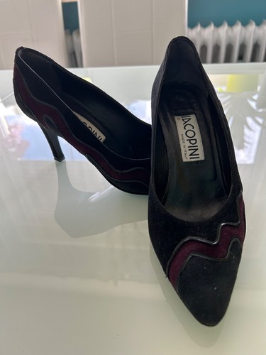 Damenpumps schwarz mit roten