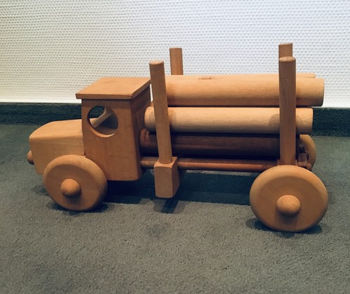 Vintage holzspielzeuglastauto - vintage,
