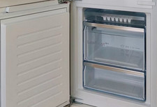 TOP: Bosch KIS86AFE0 Innenausstattung TIEFKÜHLGERÄT  (Köln, nur Abholung)