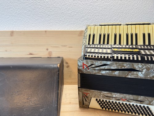 Pianoakkordeon meinel und - meinel,