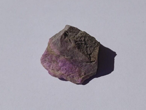 74g sugilith rohstein - 6,74g.,