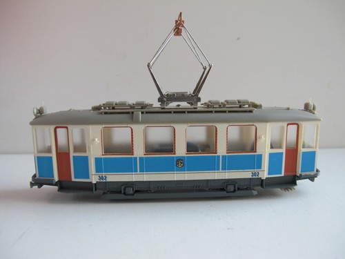 Straßenbahntriebwagen 302