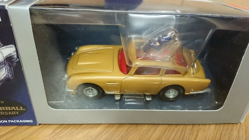 Corgi cc04206g gold james bond - gold,