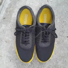 Camper Herren Schuhe  Gr. 42 Sneaker schwarz weiß gelb TOP Zustand Halbschuhe 