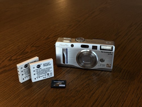 Fujifilm finepix f700 2mp - fujifilm,