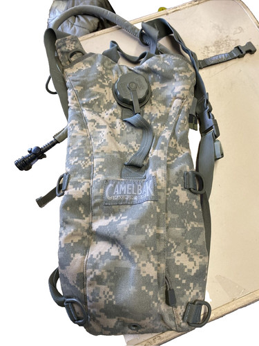 Militär camelbak 100oz - militär,