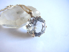 Funkelnder großer Anhänger