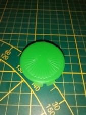 Pillendose in grün von Tupperware ca. 1 cm hoch und 4,5 cm Durchmesser